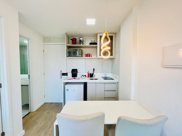 Lindo Flat Próximo ao Centrinho | Cupe Living 207 - By Anfit