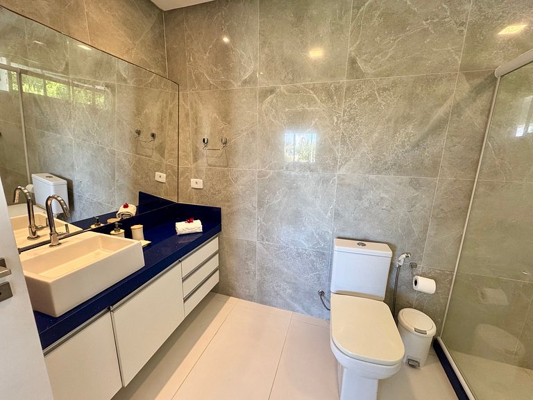 Linda Casa 5 Suítes entre o Rio e o Mar | Toquinho - Marinas