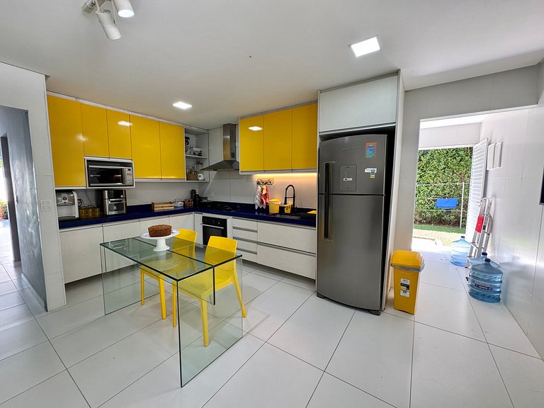 Linda Casa 5 Suítes entre o Rio e o Mar | Toquinho - Marinas