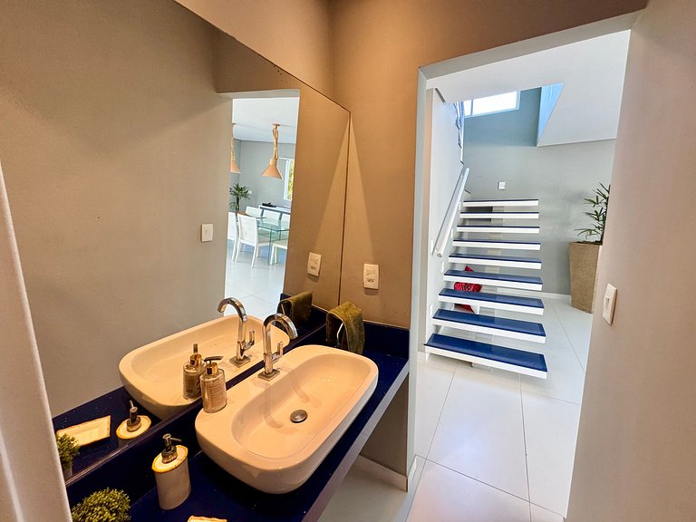 Linda Casa 5 Suítes entre o Rio e o Mar | Toquinho - Marinas