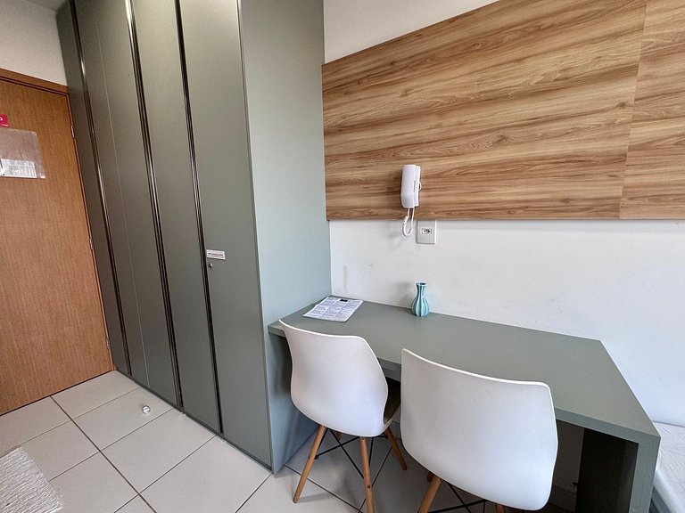 Lindo Flat Térreo com Vista p/ Piscina | Mana A019 - By Anfi